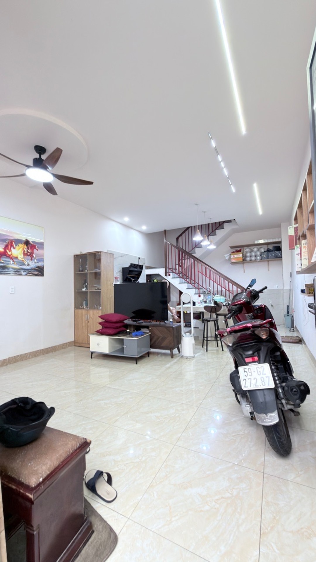 HOA HẬU TÂN PHÚ - NHÀ ĐẸP Ở NGAY-HẺM Ô TÔ QUA NHÀ - 50M RA LƯƠNG THẾ VINH - HẺM CÓ LỘ GIỚI MỞ RỘNG