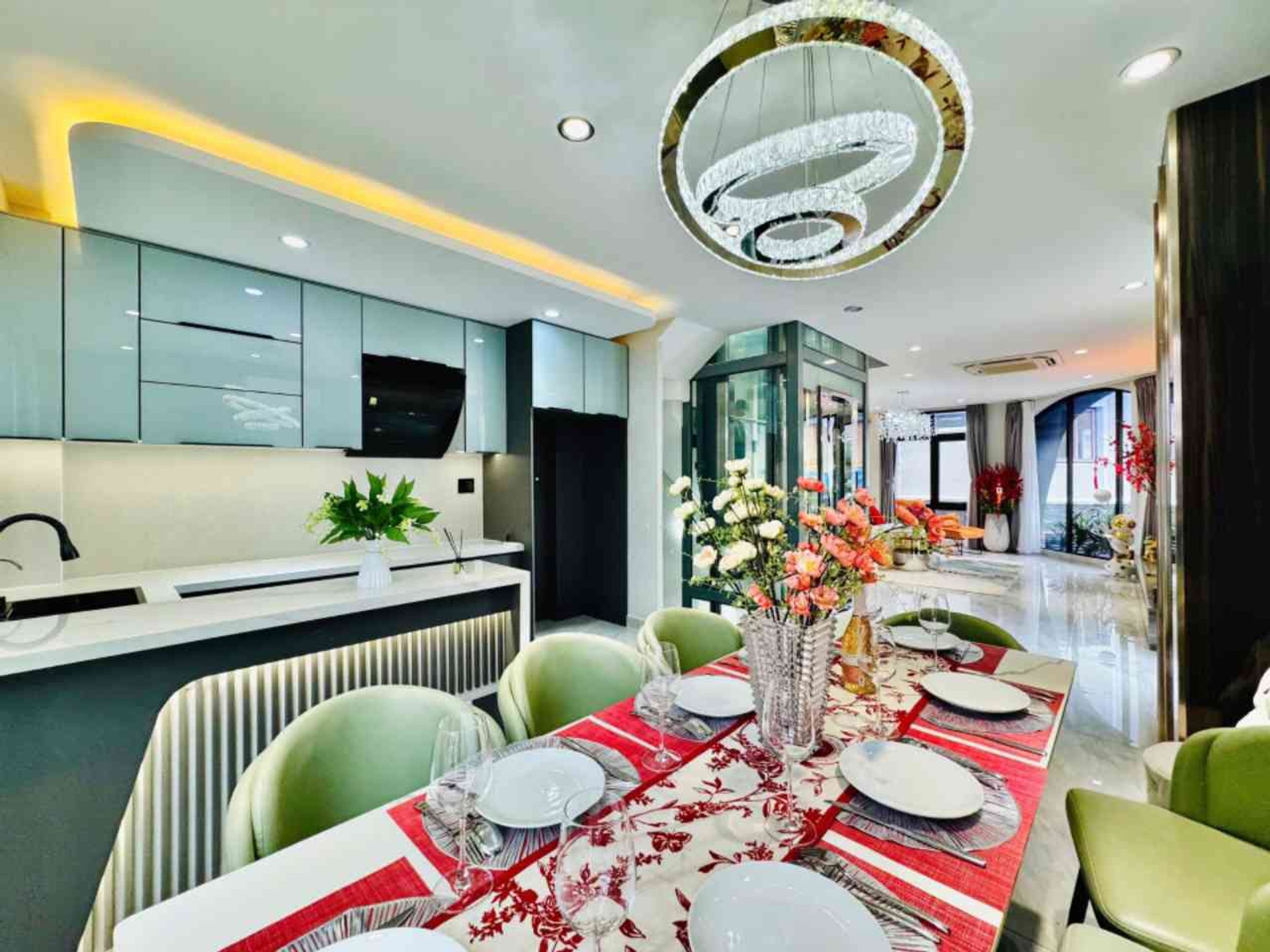 Nhà phố 6 tầng có thang máy view thoáng - Hiện đại và tiện nghi tại Gò Vấp