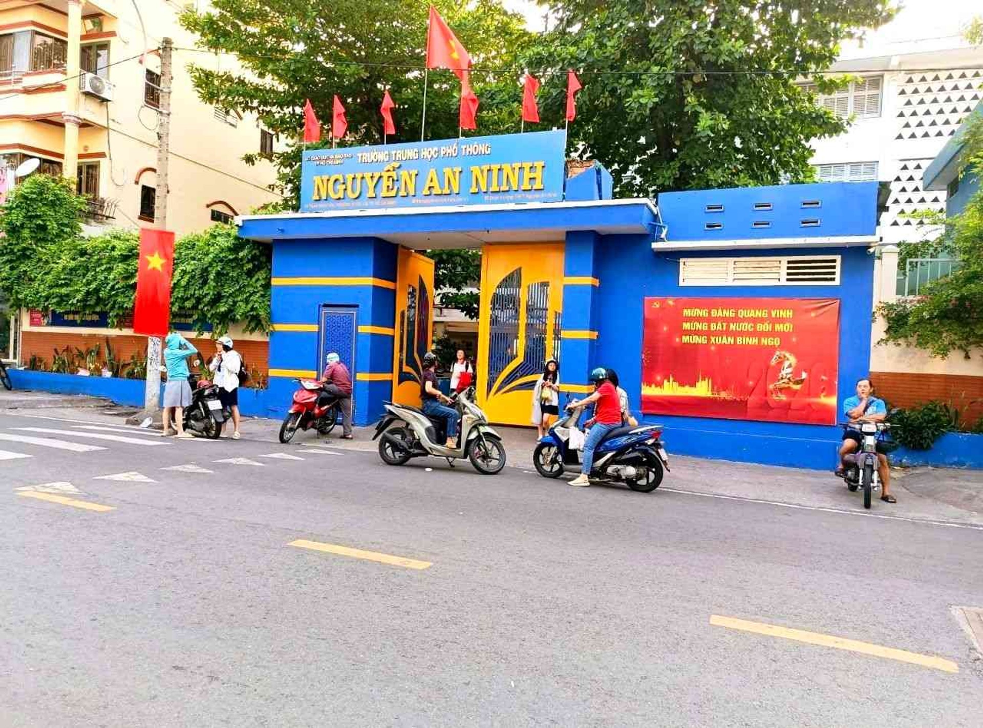 Nhà phố Trần Nhân Tôn, 3 phòng ngủ, không gian yên tĩnh
