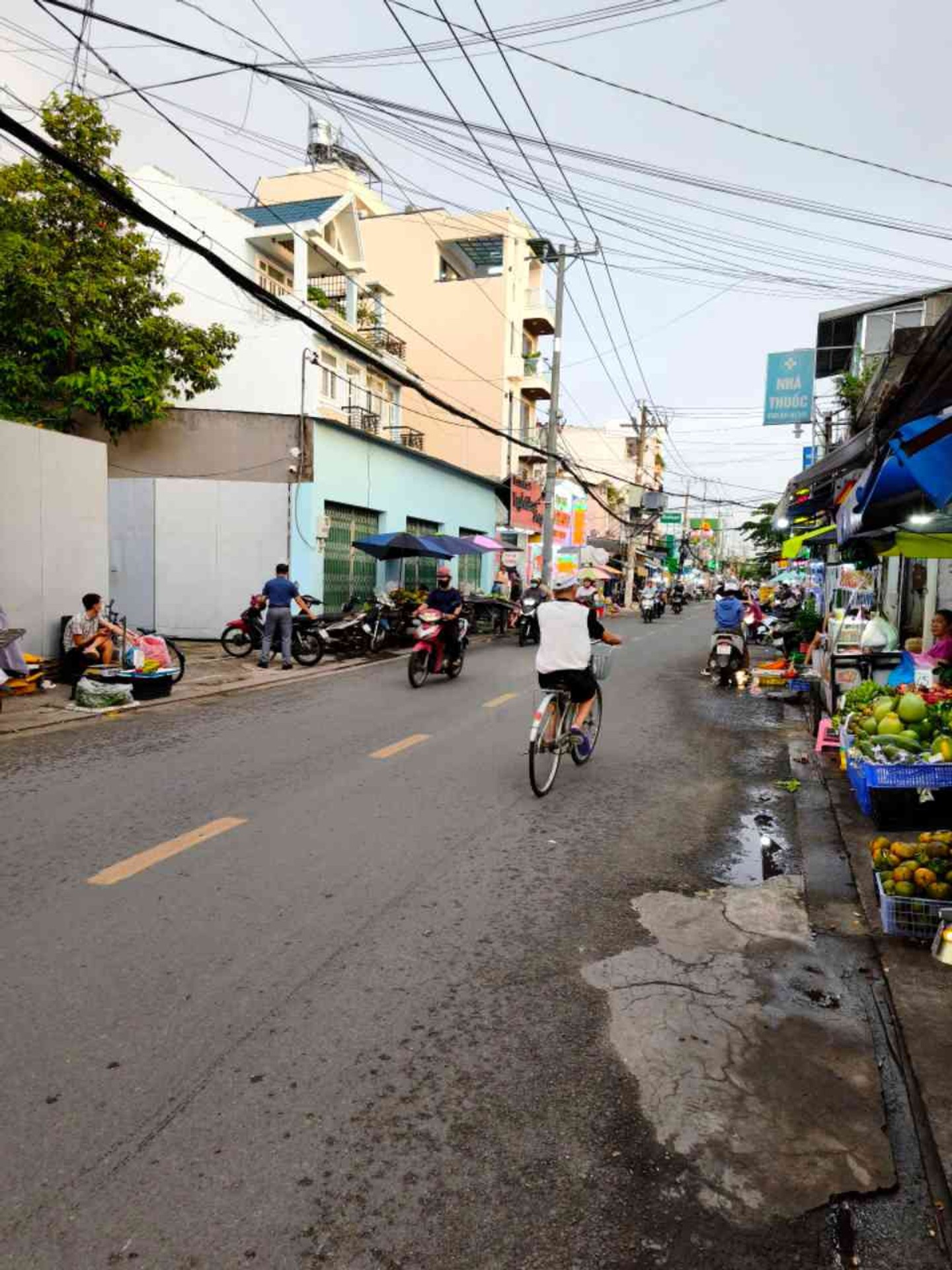 Nhà mặt phố rộng 385m2, thu nhập 45 triệu/tháng, giá siêu tốt