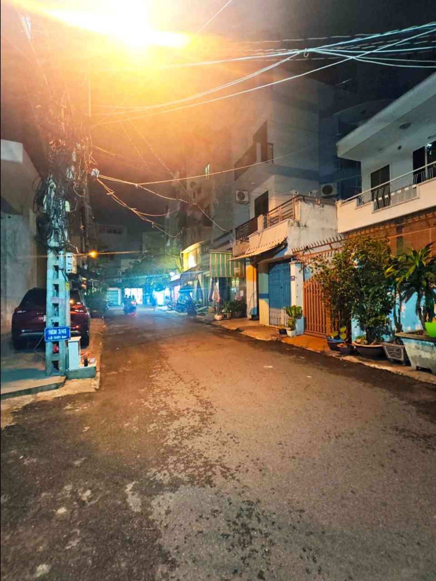 Nhà 2 tầng hẻm rộng Quận 10, thu nhập ổn định