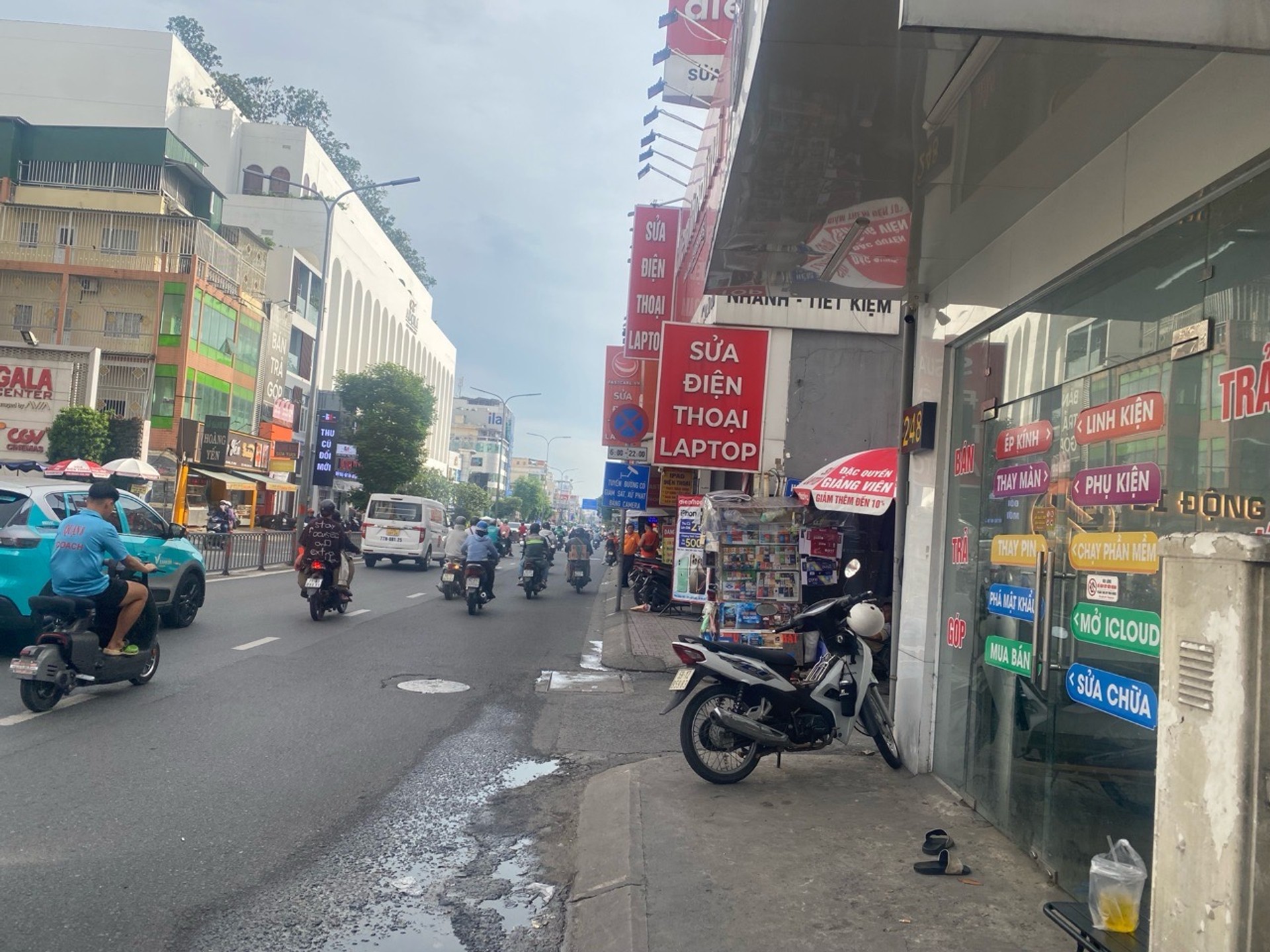 Nhà đẹp hẻm xe hơi Tân Bình, gần sân bay, giá hợp lý
