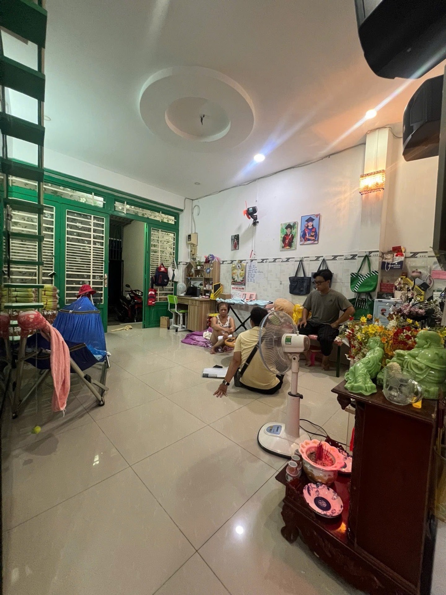 MẶT TIỀN KINH DOANH SẦM UẤT - ĐƯỜNG 2 CHIỀU CÓ VỈA HÈ