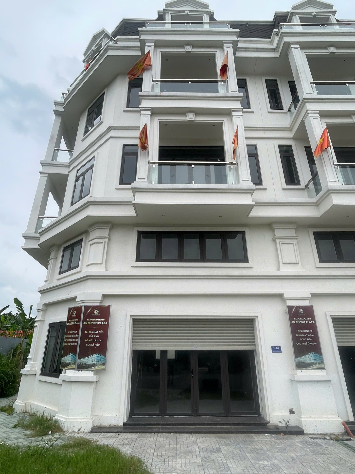 Shophouse góc 2 mặt tiền khu chợ An Sương giá tốt