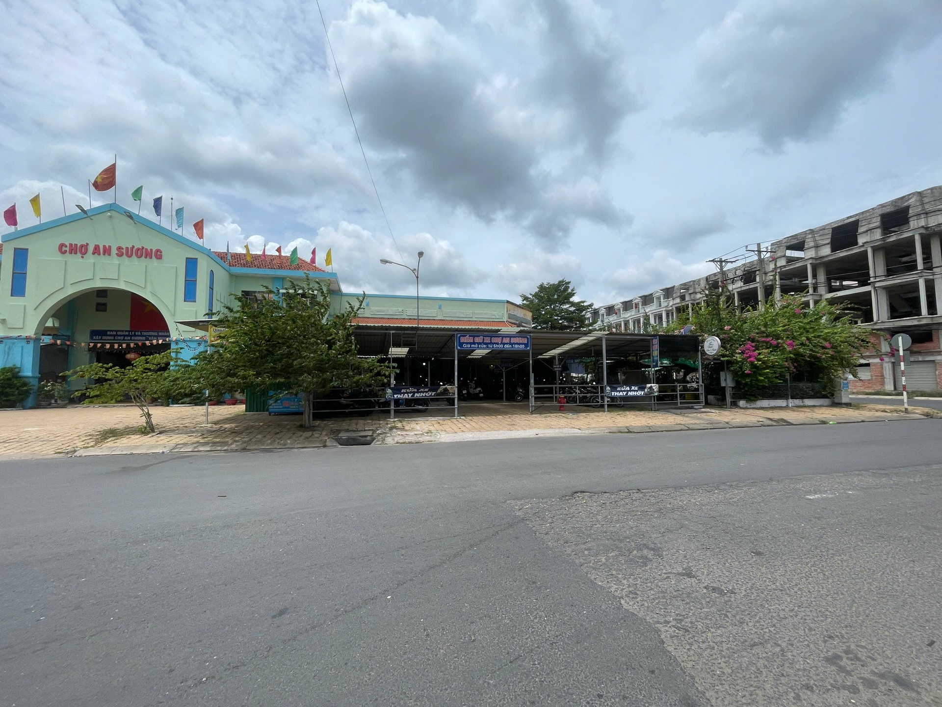 Shophouse An Sương mặt tiền tuyệt đẹp chỉ 14.35 tỷ