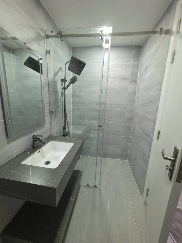 Nhà đẹp 4 tầng Quận 7, không gian rộng rãi, giá hấp dẫn