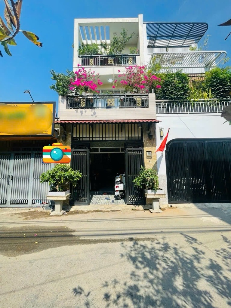 Bán nhà 3 tầng 2 mặt tiền tại Long Trường, TP Thủ Đức giá 5.9 tỷ