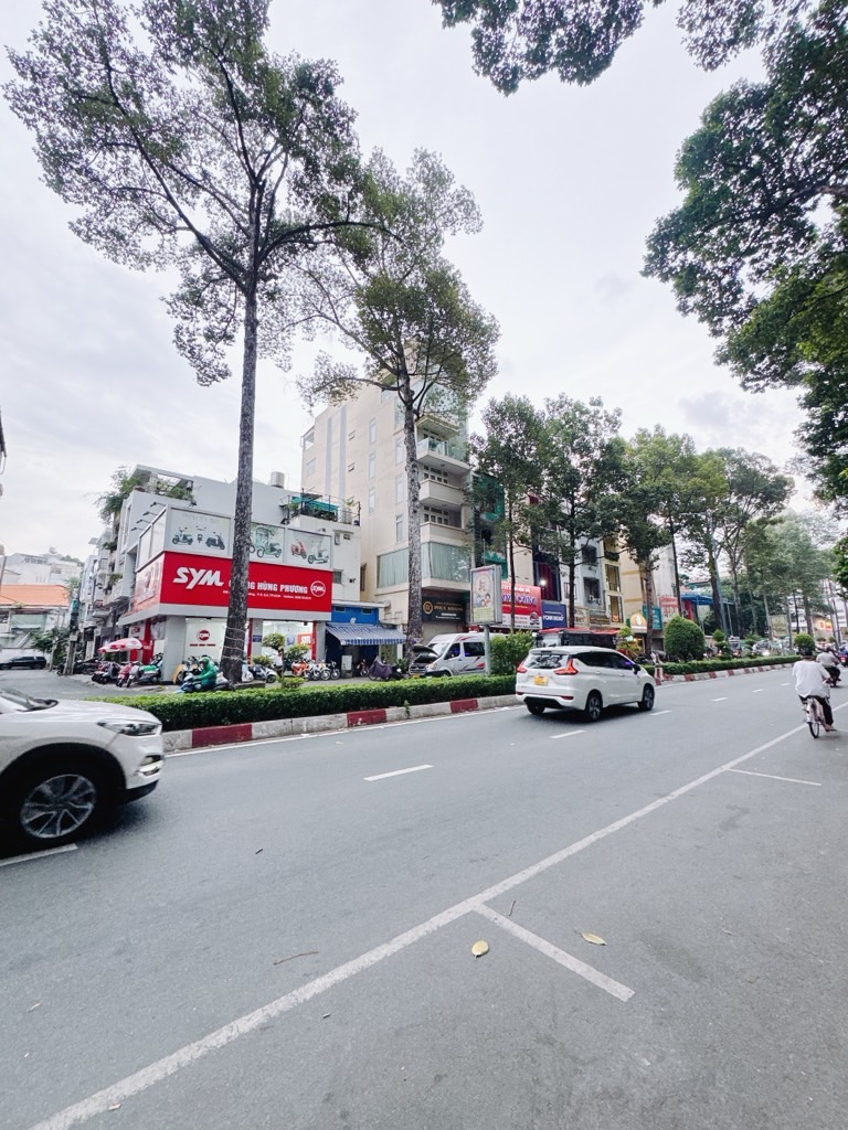 Bán nhà mặt phố 7 tầng phường 4 quận 5 diện tích 162m2 pháp lý rõ ràng