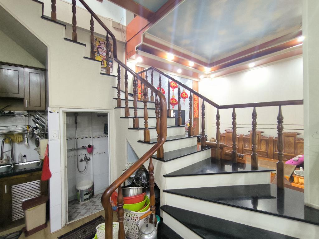 Bán nhà riêng 3 tầng 4 phòng ngủ rộng 55m2 tại Linh Xuân, Thủ Đức