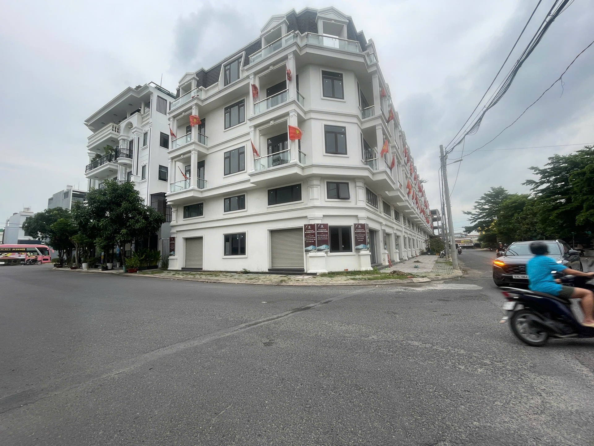 Shophouse góc 2 mặt tiền khu chợ An Sương giá cực tốt
