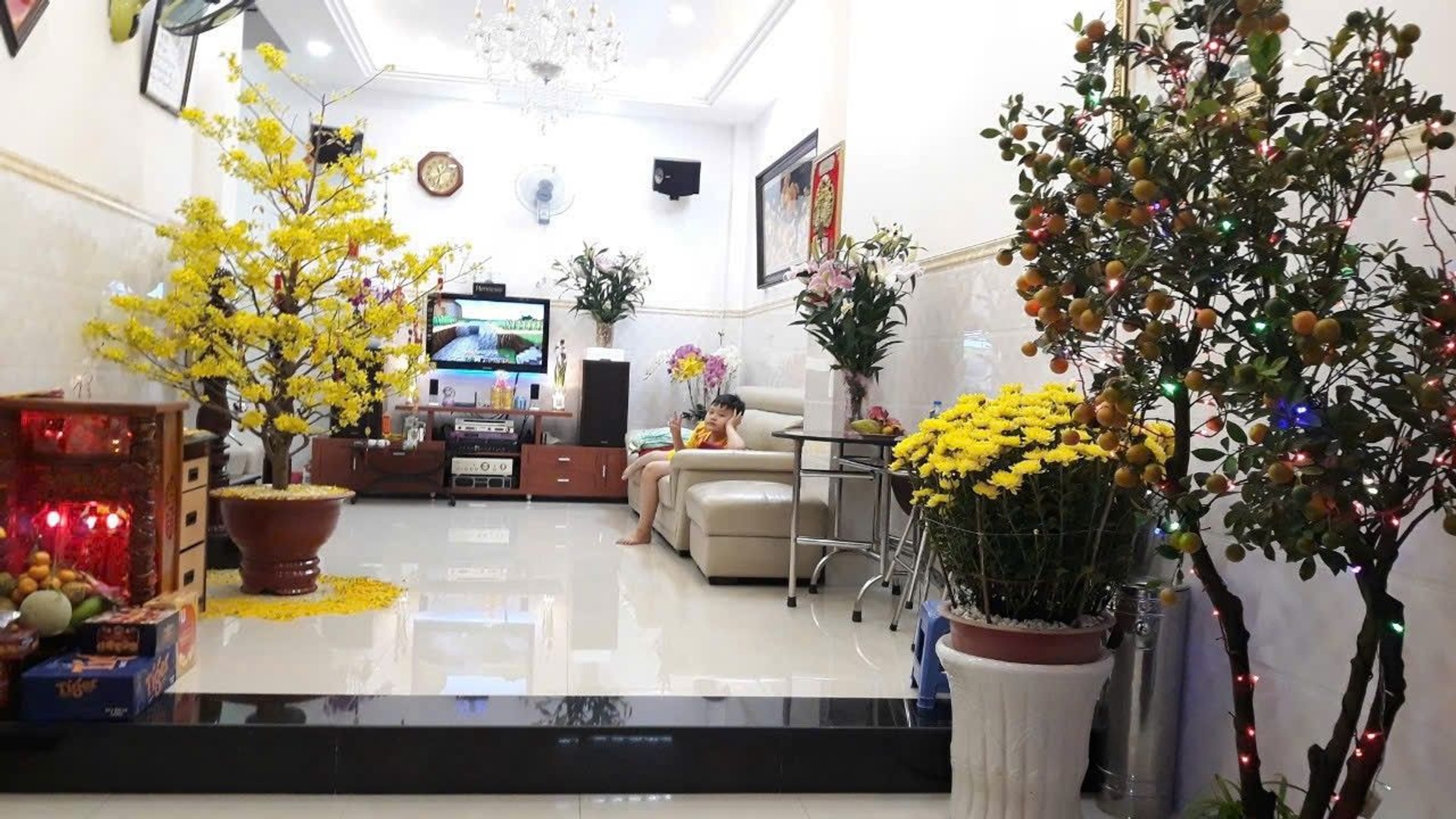 Nhà 4 tầng đẹp, hẻm rộng, thuận tiện trung tâm quận 10
