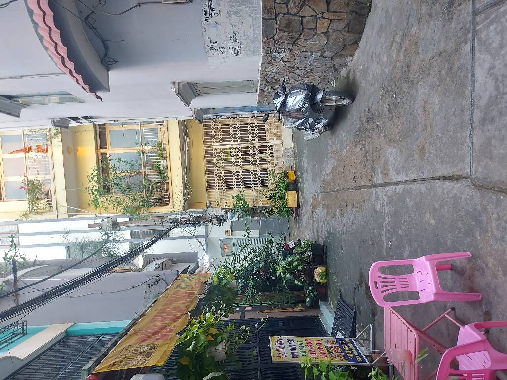 Nhà đẹp, đầy đủ tiện nghi ngay trung tâm Quận 10