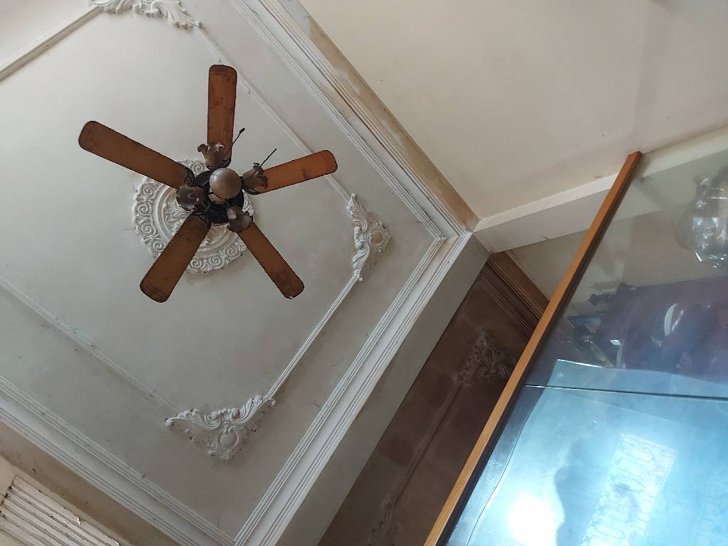 Nhà mặt phố lô góc sang trọng trung tâm quận 10