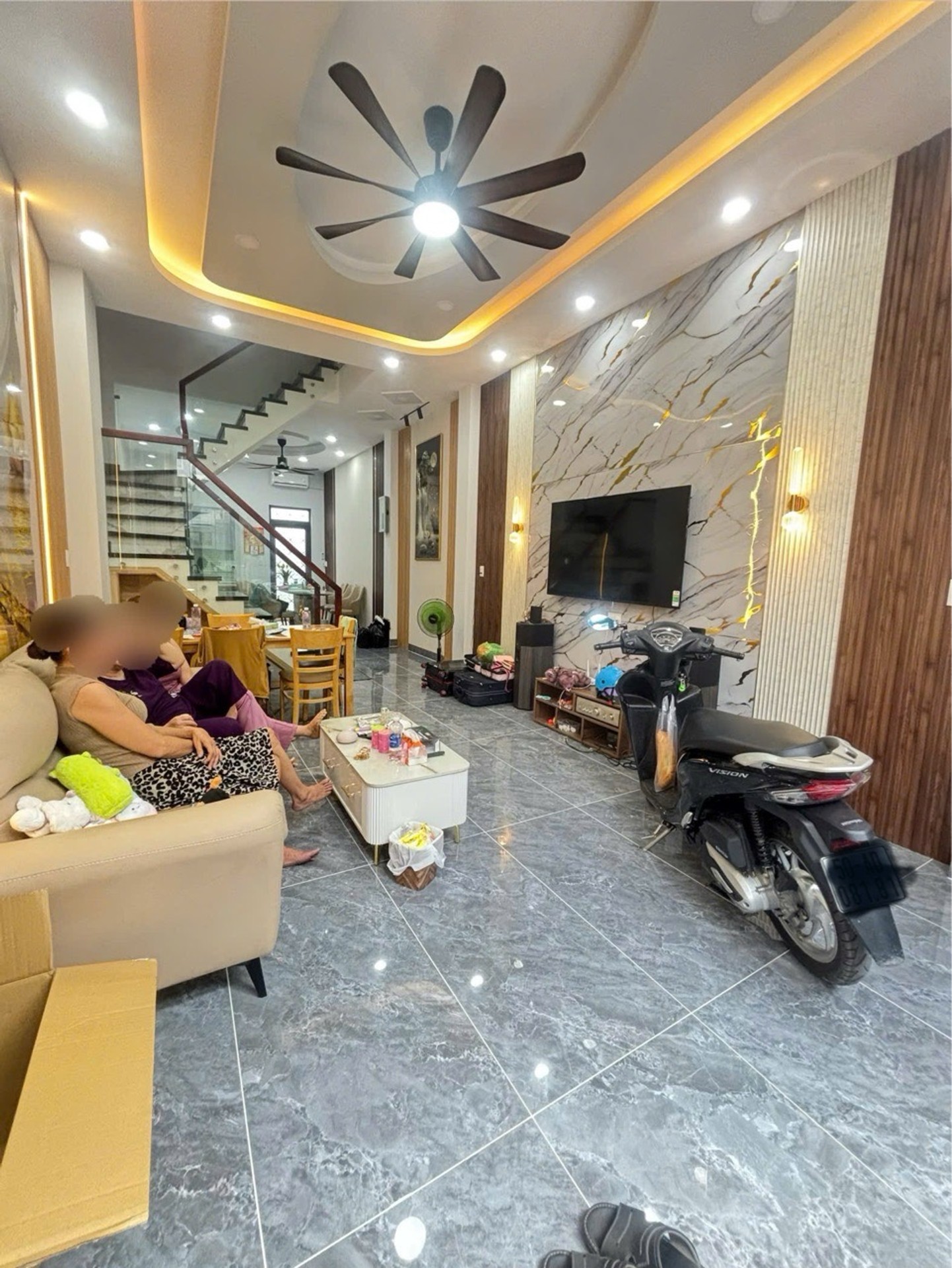 Nhà 4 tầng 5 phòng ngủ, ô tô đậu cửa ở Hương Lộ 2