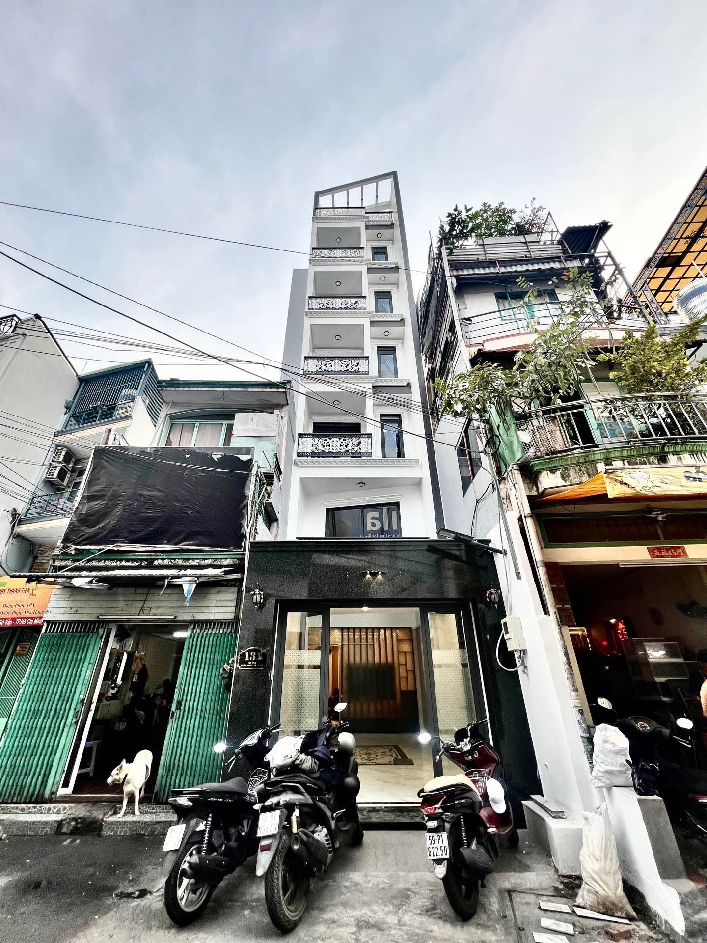 Bán nhà mặt phố 7 tầng tại Gò Vấp, mặt tiền 4m, thang máy hiện đại