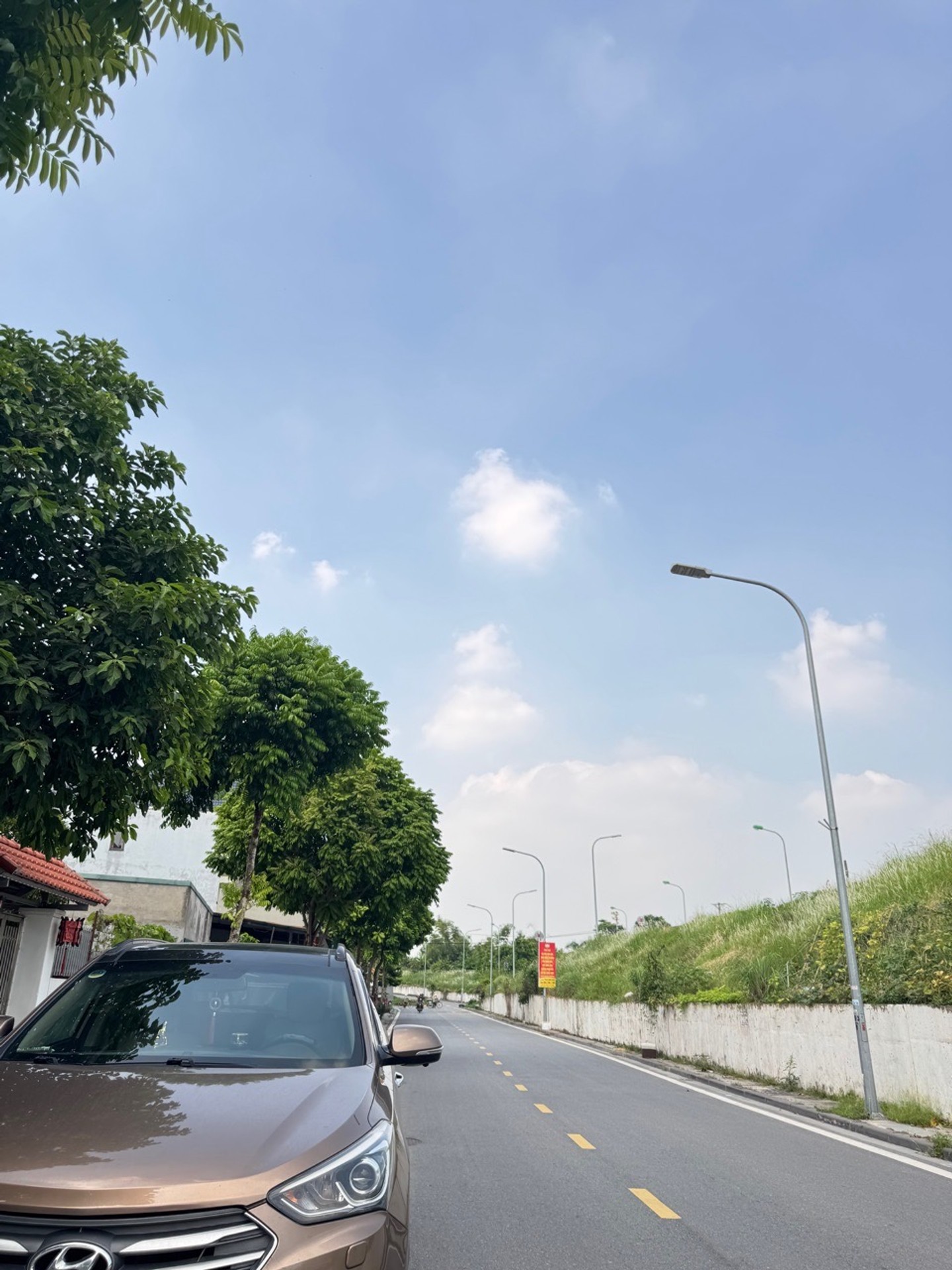 Nhà 5 tầng mặt phố vị trí đắc địa tại Giang Biên, thuận tiện kinh doanh