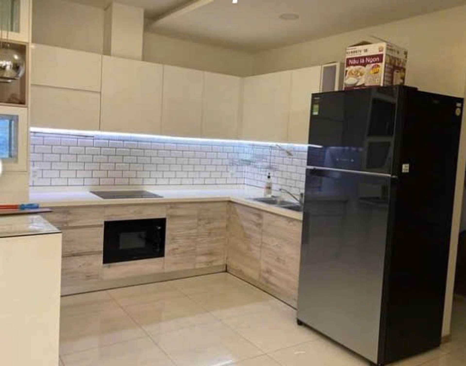 Căn hộ rộng view đẹp ngay Nguyễn Gia Trí, tiện nghi đầy đủ