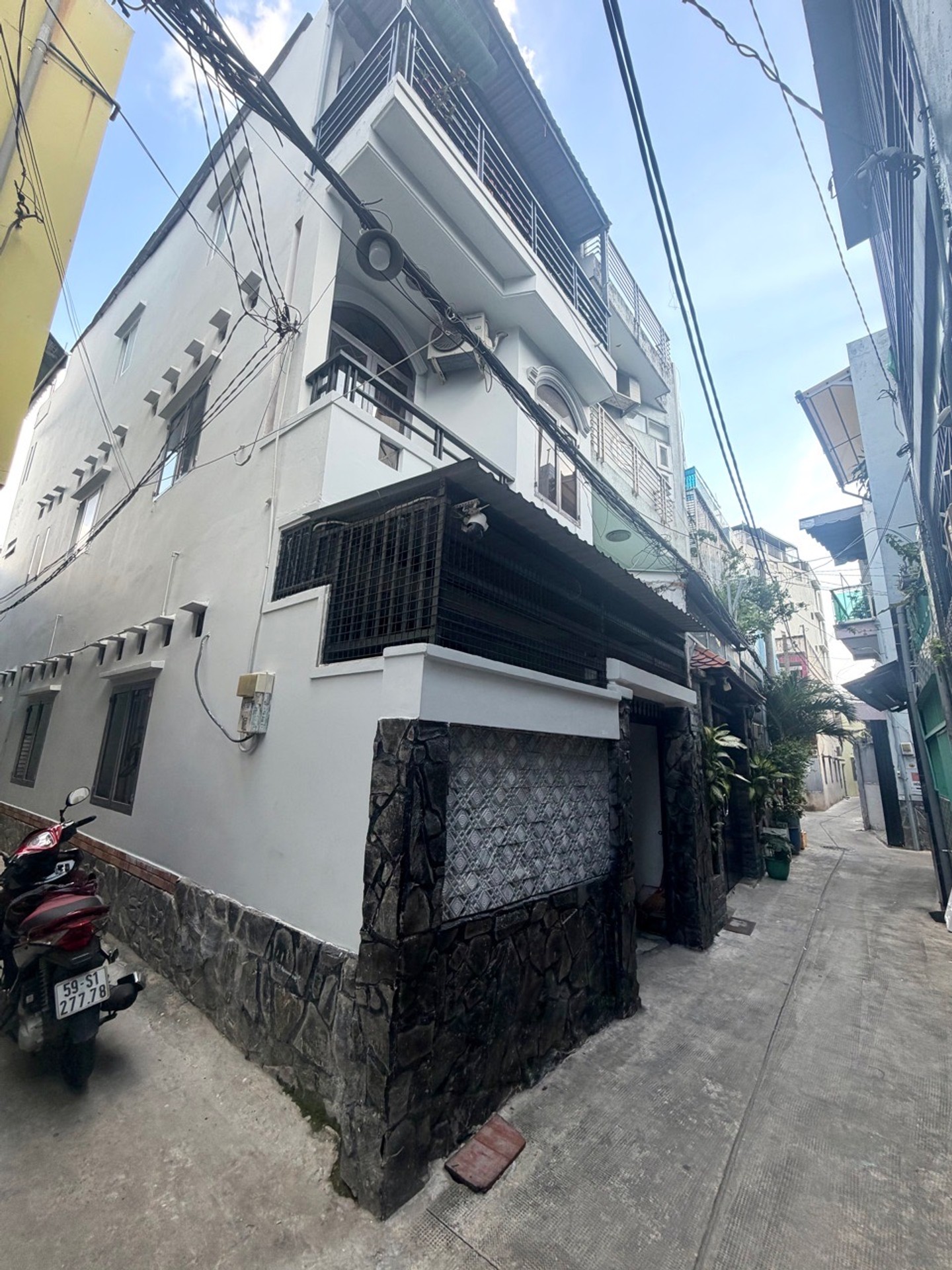 Cơ hội sở hữu nhà riêng góc thoáng 3 tầng tại Phạm Văn Hai giá tốt