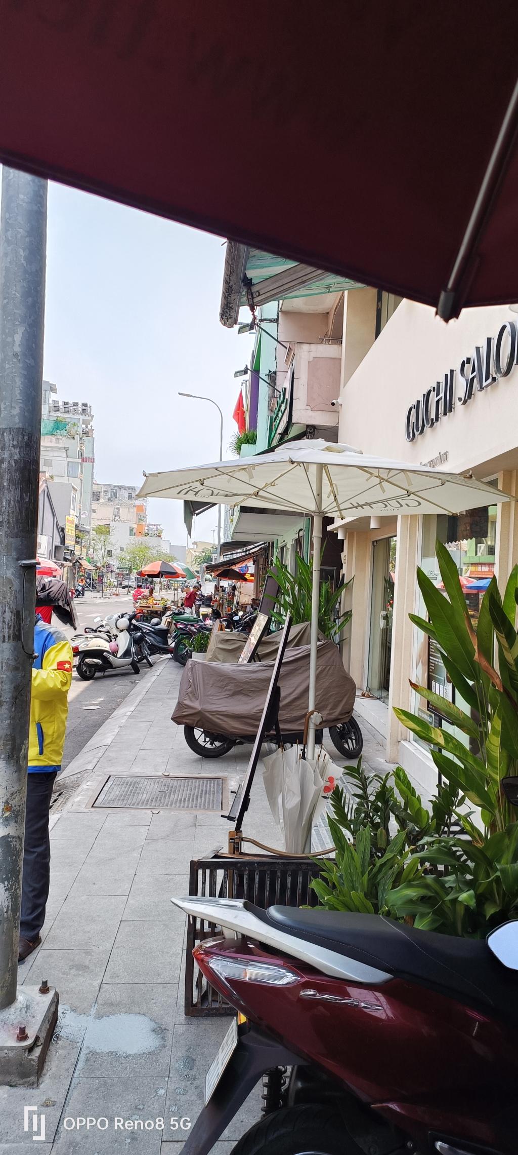 Bán nhà mặt phố Quận 1 diện tích 166m2 giá 44 tỷ 5
