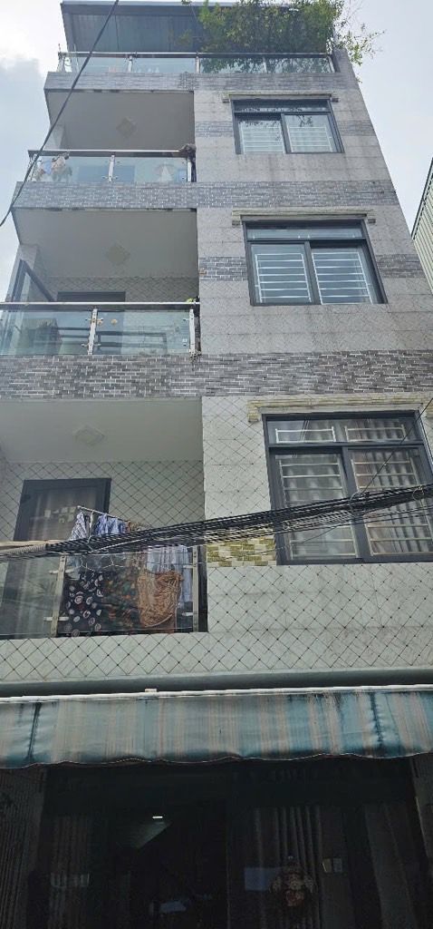 Nhà Phố 5 Tầng Ngay Quận 10 - Tiện Nghi Đầy Đủ