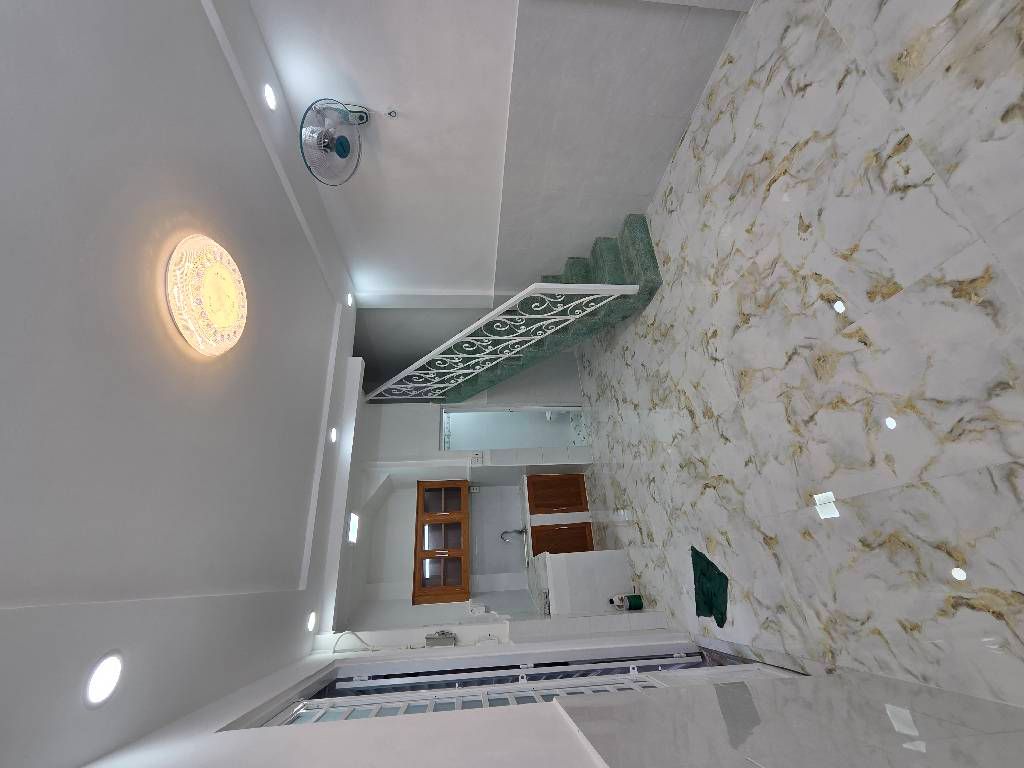 Bán nhà riêng phường 3 Tân Bình, lô góc đường Phạm Văn Hai, 20m², 2PN, giá 3 tỷ đồng