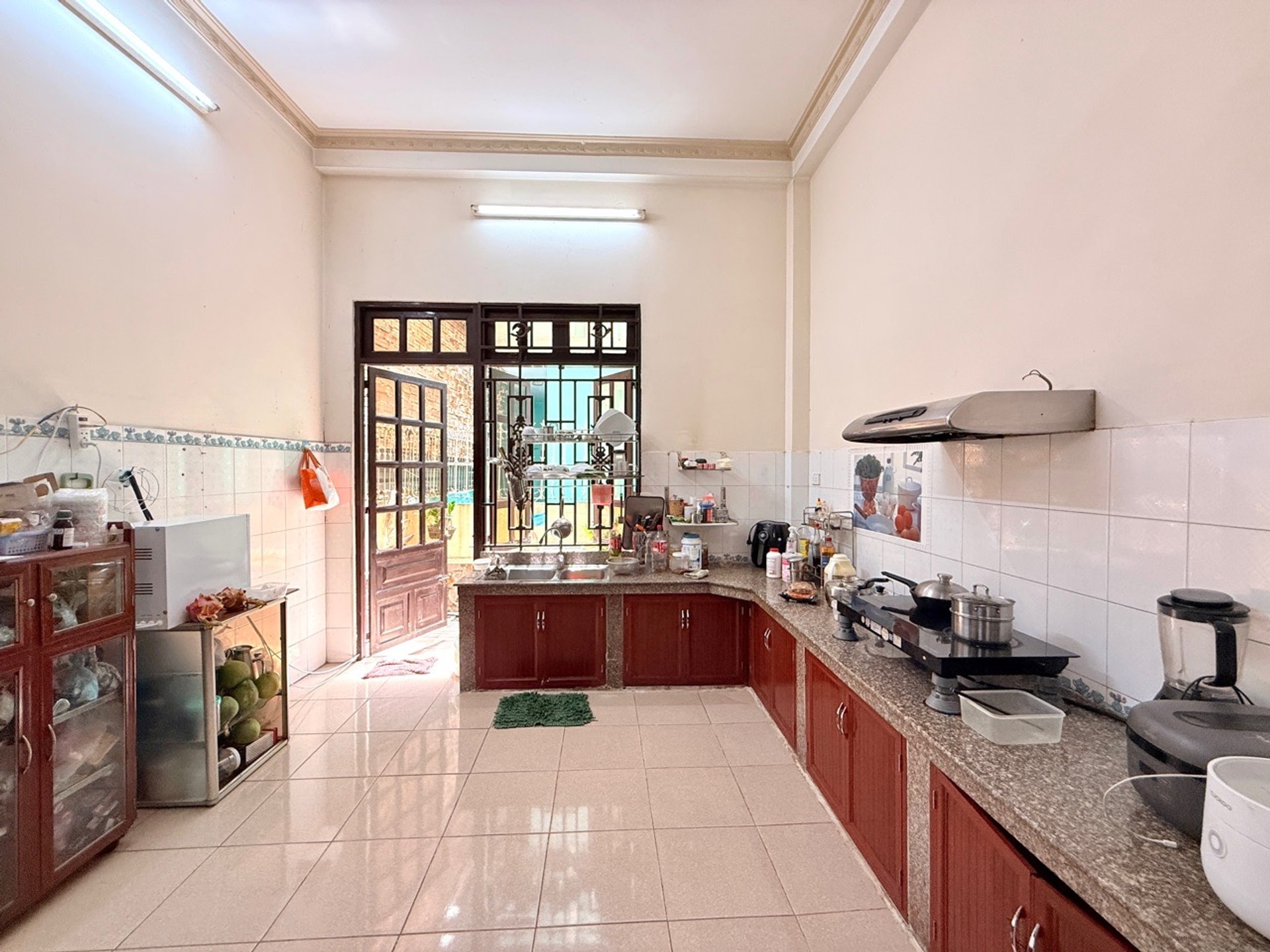Nhà mặt phố kinh doanh sầm uất, giảm giá cực sốc