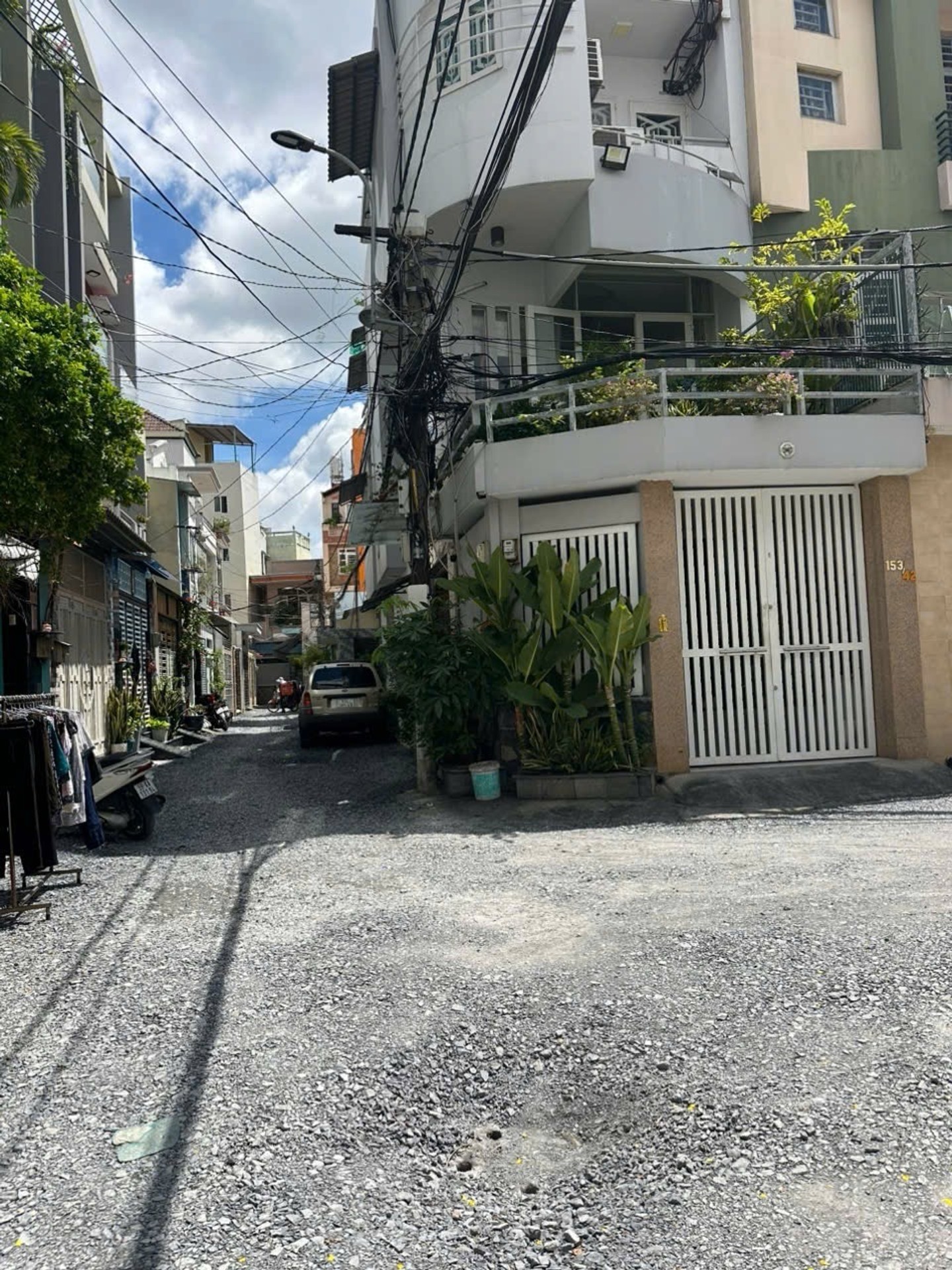 Ngay phố ẩm thực Cư Xá Phú Lâm B, Phường 13, Quận 6 cũ.