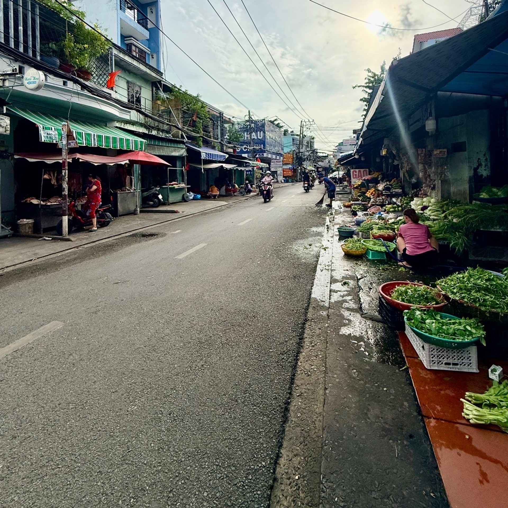 Nhà mặt phố kinh doanh sầm uất ngay Tân Phú