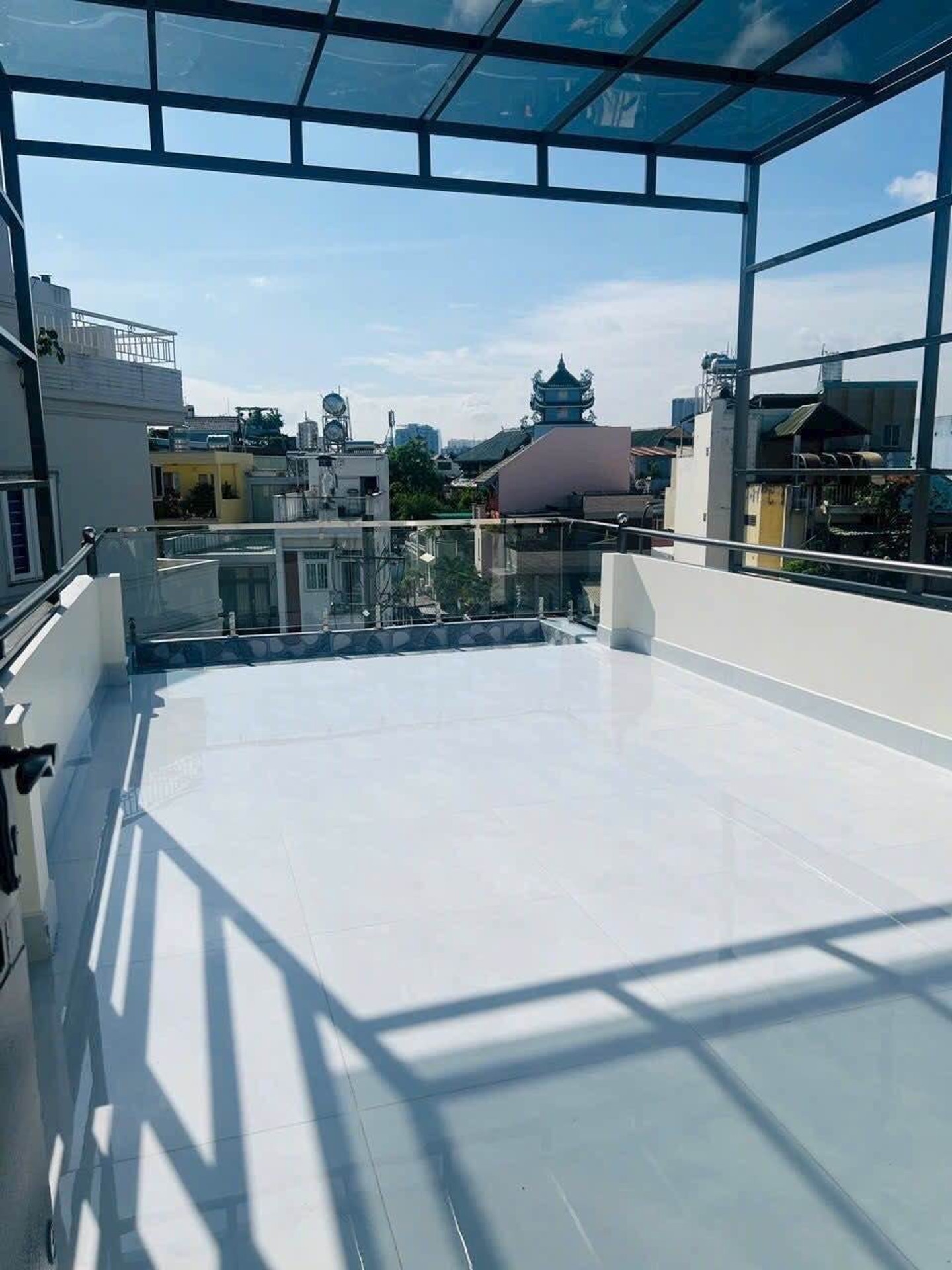 56M2-5Tầng-mặt tiền lạc long quân-12ty8