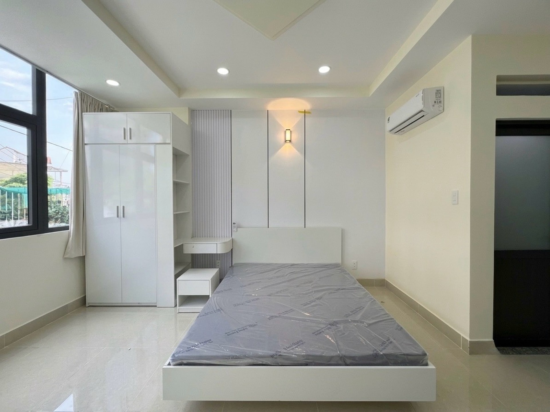 Nhà phố Lê Trực mặt tiền rộng, xây mới tinh tại Bình Thạnh