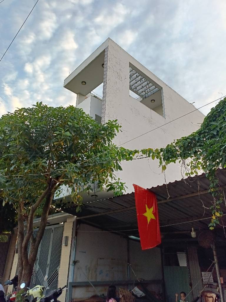 Nhà bán 3 tầng tại Xuân Thới Sơn, Hóc Môn, diện tích 109m2, giá 4,7 tỷ