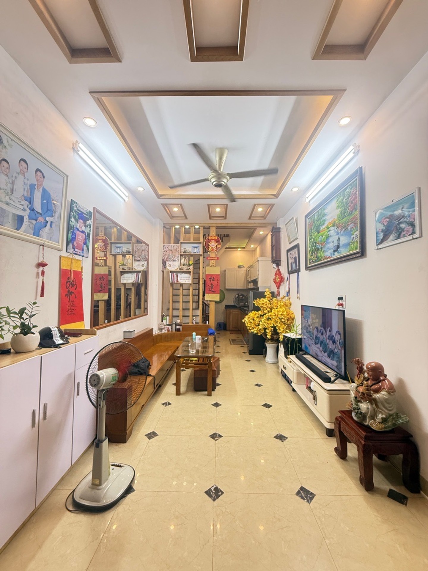 Nhà 5 tầng xinh xắn, ngõ thông diện tích 30m2, full nội thất. phường Hoàng Mai, Hà Nội.