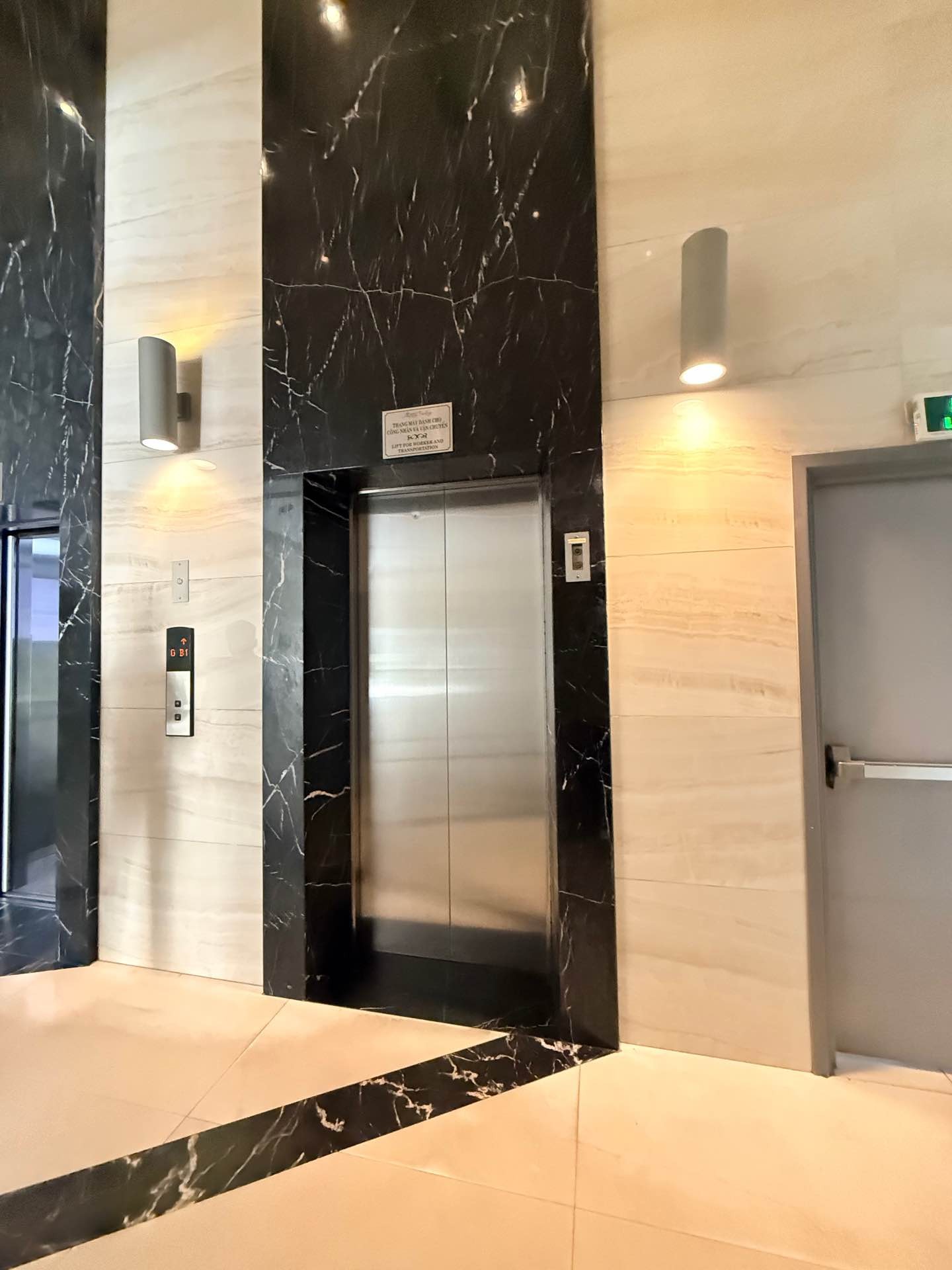 Bán chung cư Happy Valley, Nguyễn Văn Linh, Quận 7 - 2pn 2wc đang cho thuê 20tr