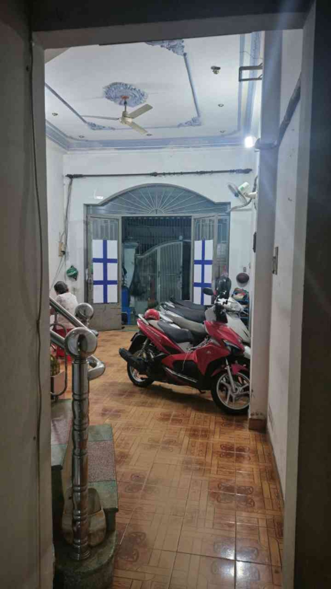 Nhà đẹp hẻm xe tải trên Trường Chinh, rộng thoáng, giá tốt