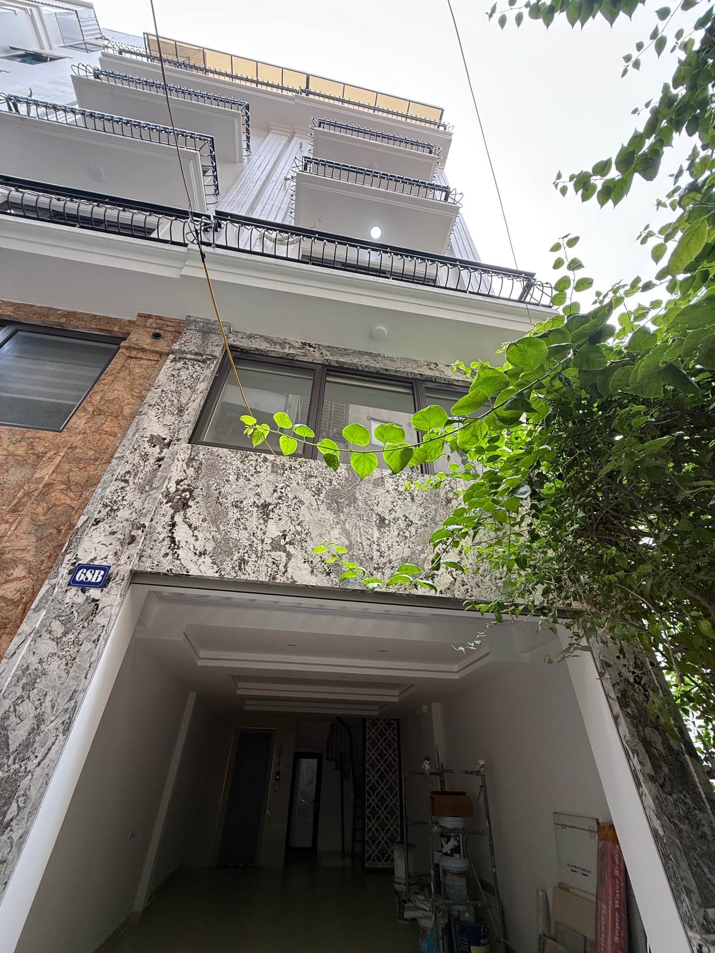 BÁN NHÀ RIÊNG PHỐ NGUYỄN NGỌC VŨ - 43m - 6 TẦNG THANG MÁY - XÂY MỚI