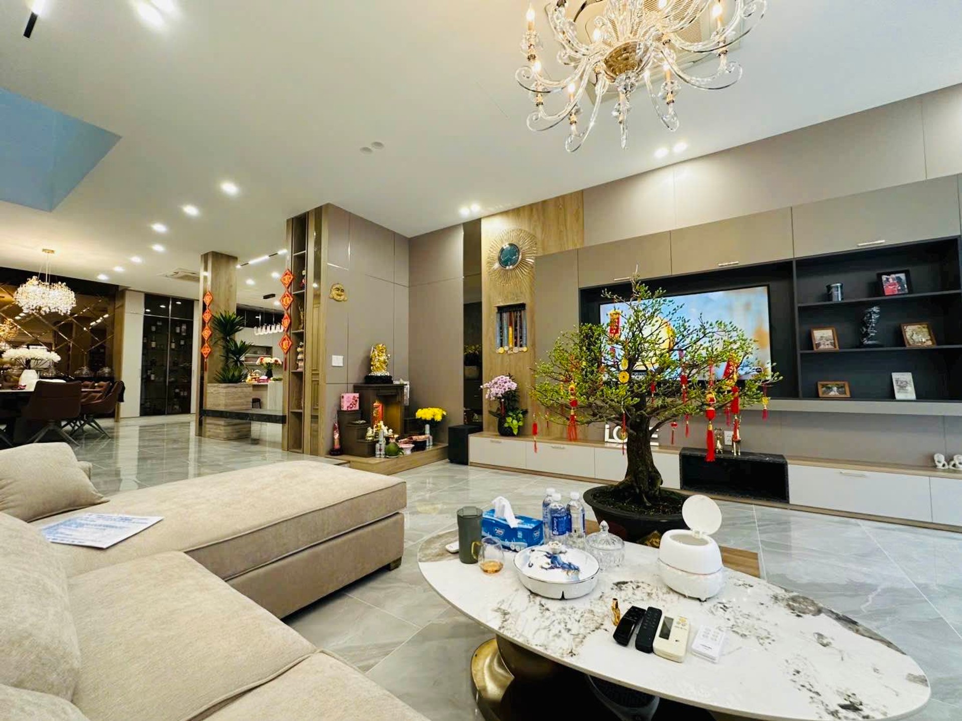 Bán biệt thự 4 tầng tại Nguyễn Chí Thanh, Quận 5, có thang máy, nội thất cao cấp