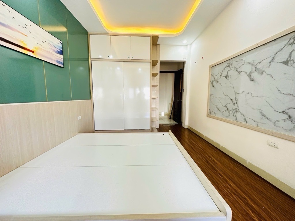 Bán nhà 5 tầng 3 phòng ngủ tại Phố Lụa, Vạn Phúc, Hà Đông