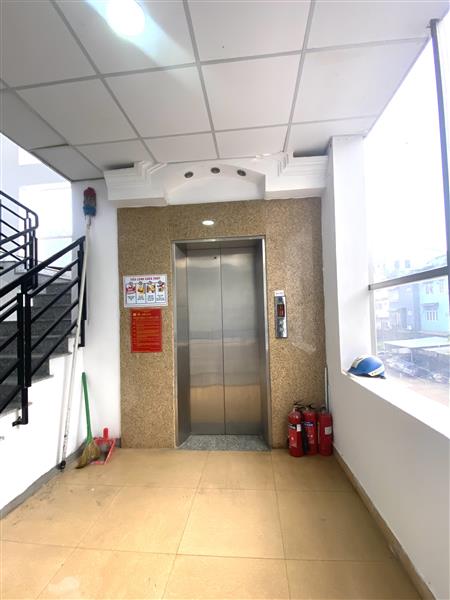 Bán nhà riêng 4 tầng tại phường 1, quận Tân Bình, diện tích 340m2, gần sân bay Tân Sơn Nhất