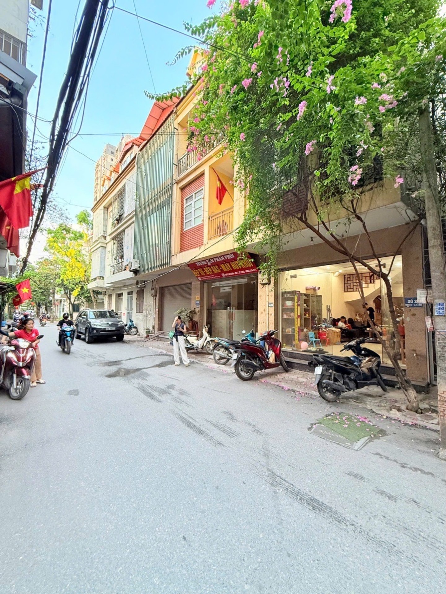 Cơ hội sở hữu nhà mặt ngõ kinh doanh sầm uất tại Quang Trung, La Khê 64m2 4 tầng