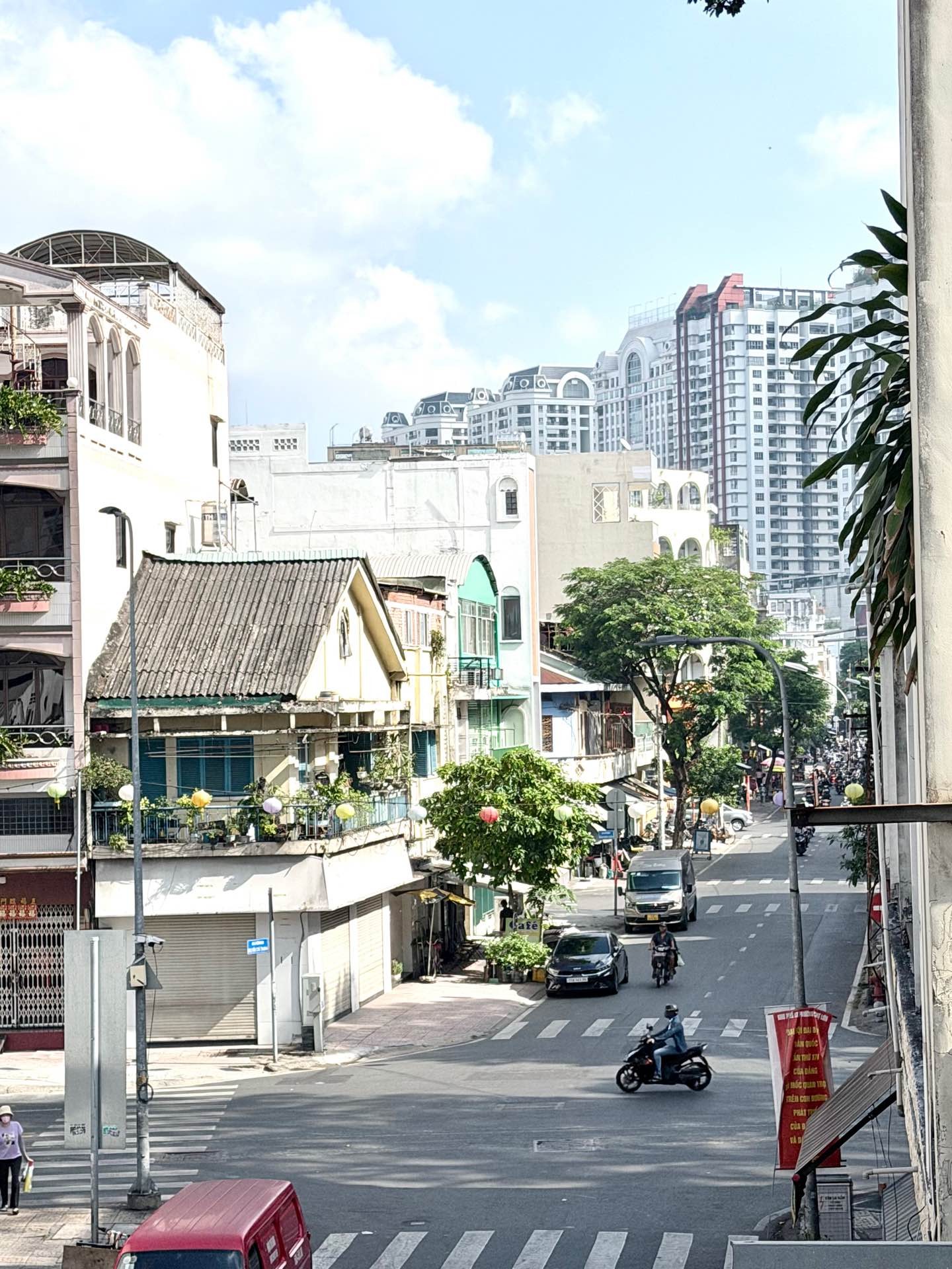 Nhà Mặt Phố Quận 5 - Chủ Nhà Kinh Doanh Đỉnh, Vỉa Hè Rộng