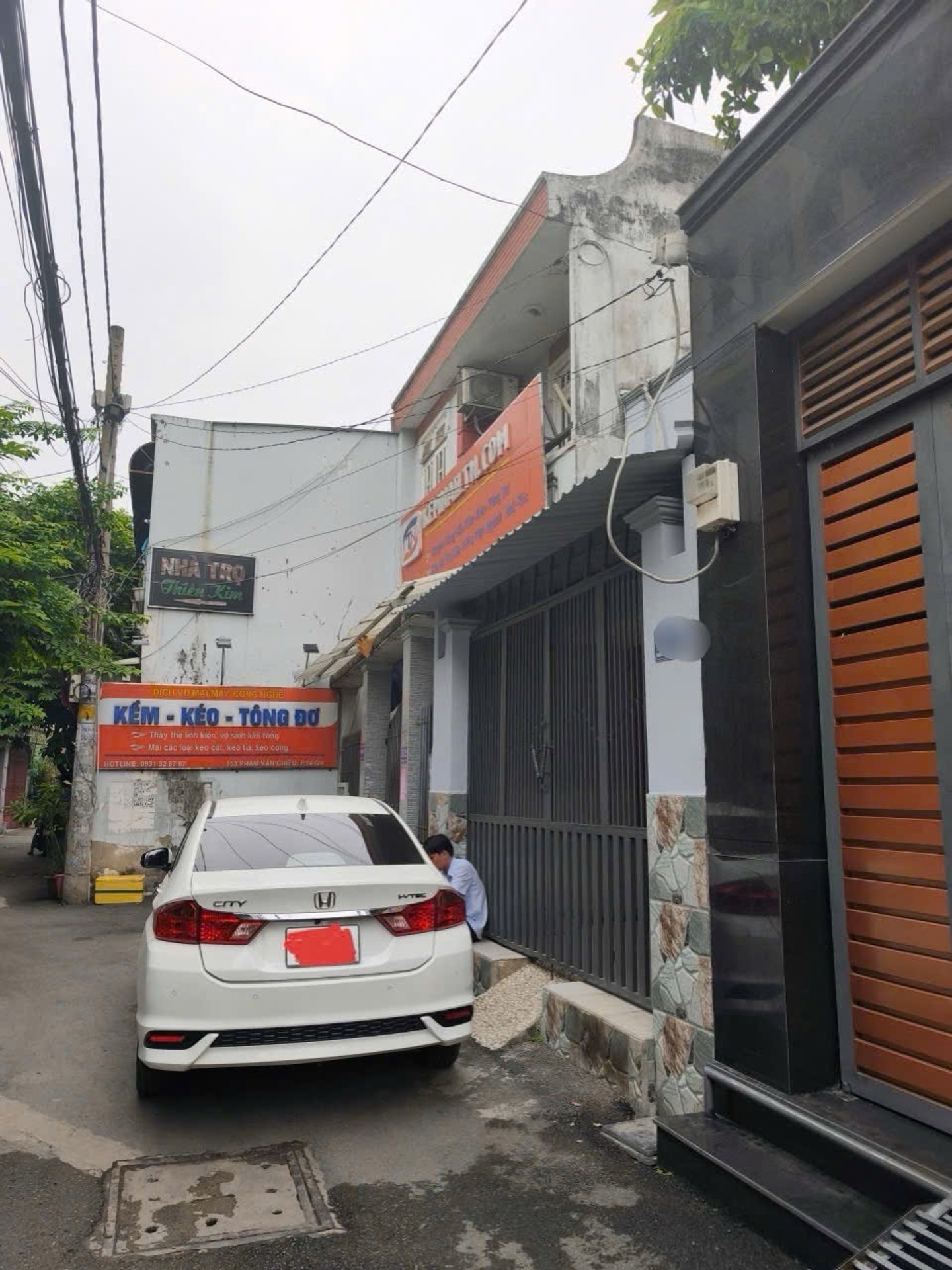 Nhà phố đón tiện nghi, hẻm ô tô Phạm Văn Chiêu, 3PN rộng rãi
