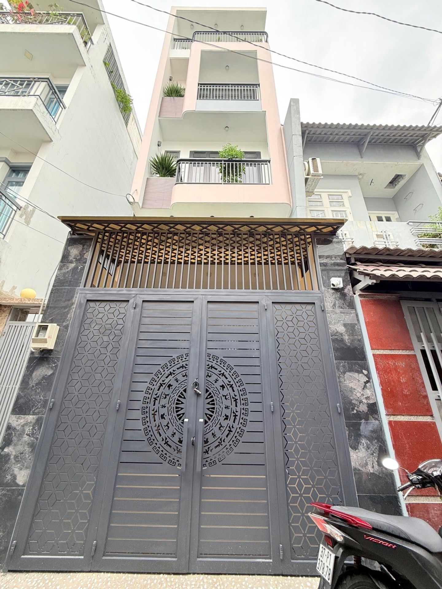 Nhà 5 tầng mới xây, full nội thất, ô tô vào nhà, Quận Gò Vấp