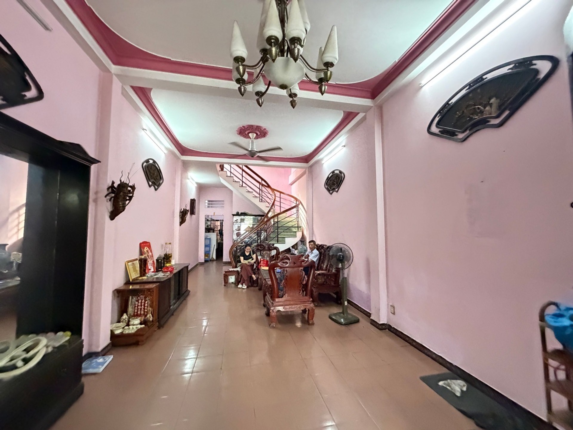 🔥 MẶT TIỀN ĐƯỜNG QUÁN TRE
– NHÀ 3 TẦNG – VỊ TRÍ ĐẸP
🏡 DT 63,6m² (4,05m × 14,45m)
