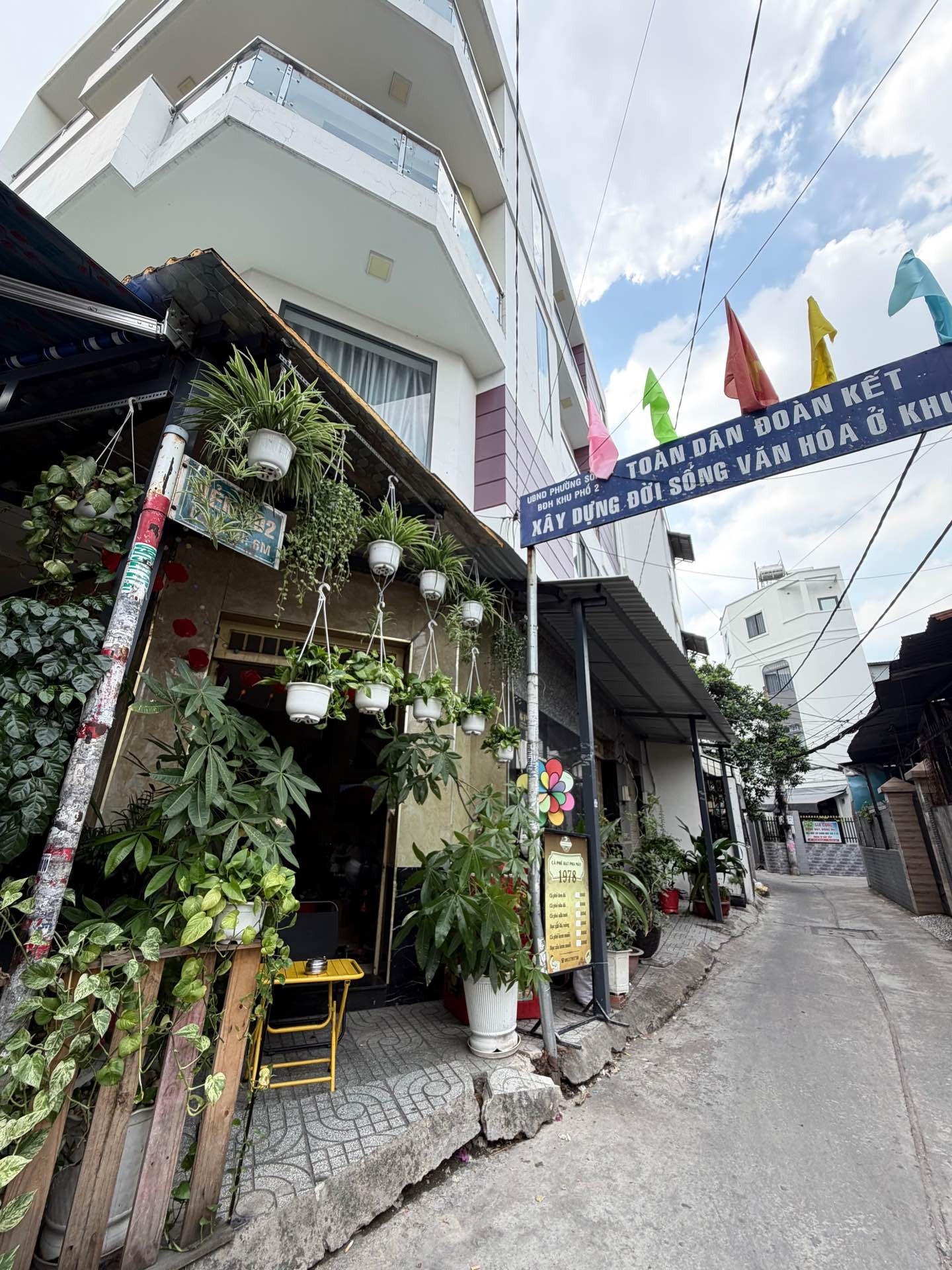 Nhà Mặt Phố Tân Phú, 3 Tầng, Ô Tô Đậu, Giá Cực Sốc