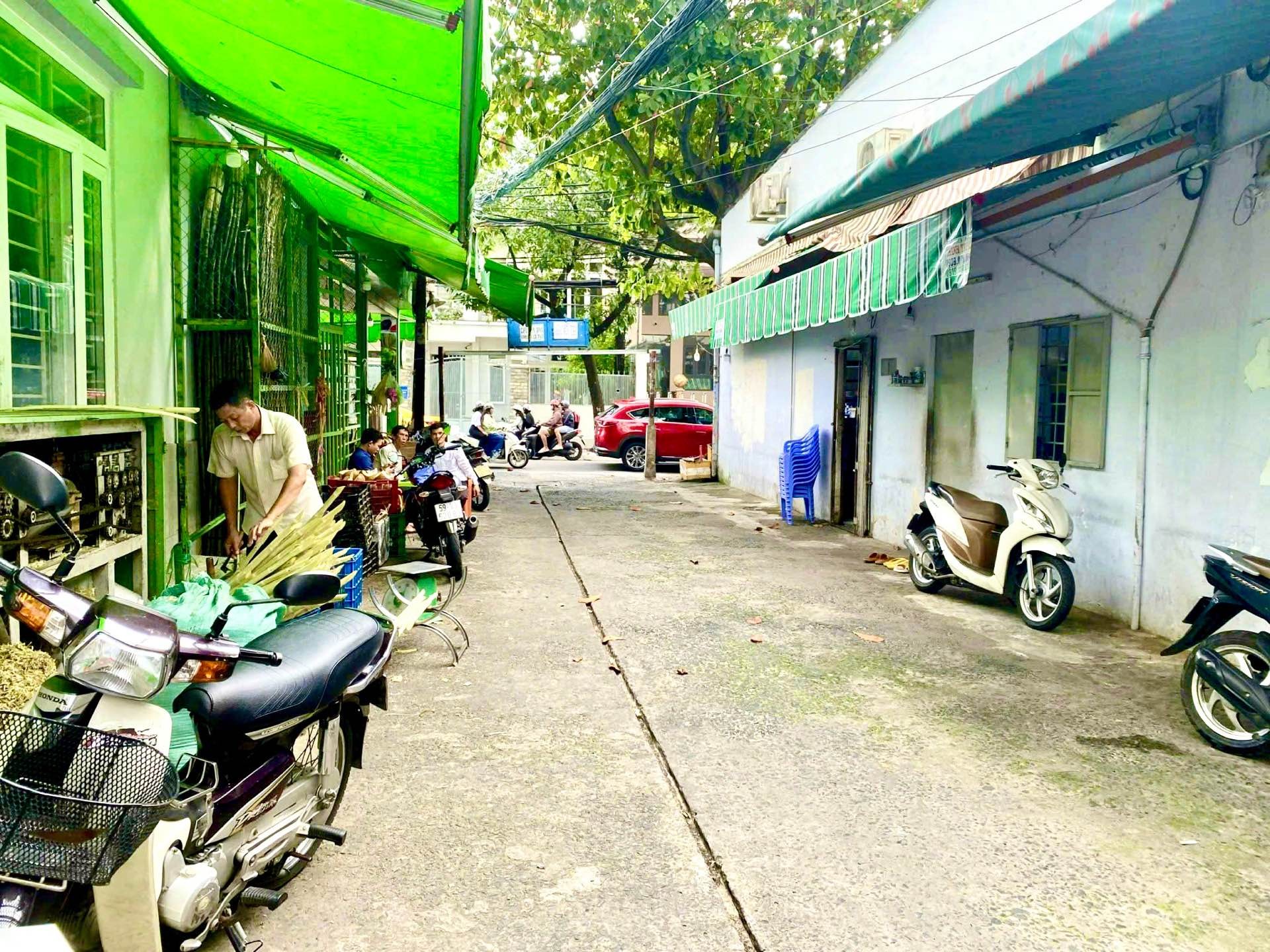 Nhà 4 tầng thoáng đẹp hẻm rộng Nguyễn Văn Khối