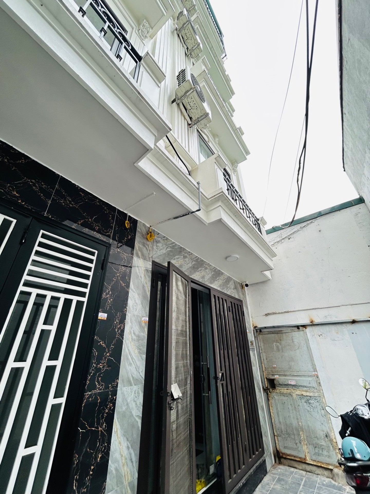 7,5 tỷ Nhà 5 Tầng Đẹp Tại Nam Dư - Cơ Hội Vàng Cho Gia Đình Hiện Đại,