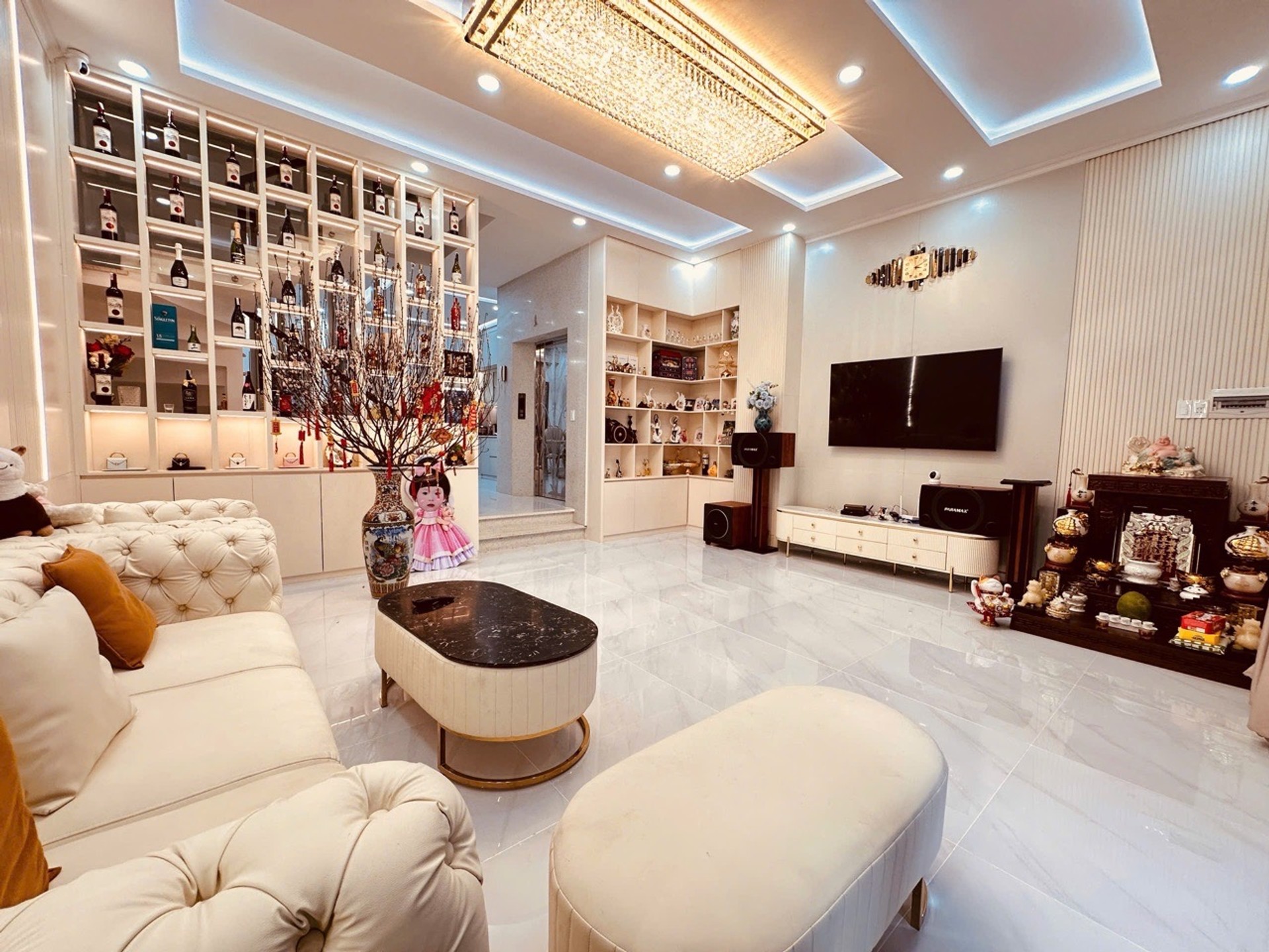 VIP NGAY CÔNG VIÊN LÀNG HOA- BIỆT PHỦ MỚI XÂY- XE TẢI CHẠY VI VU