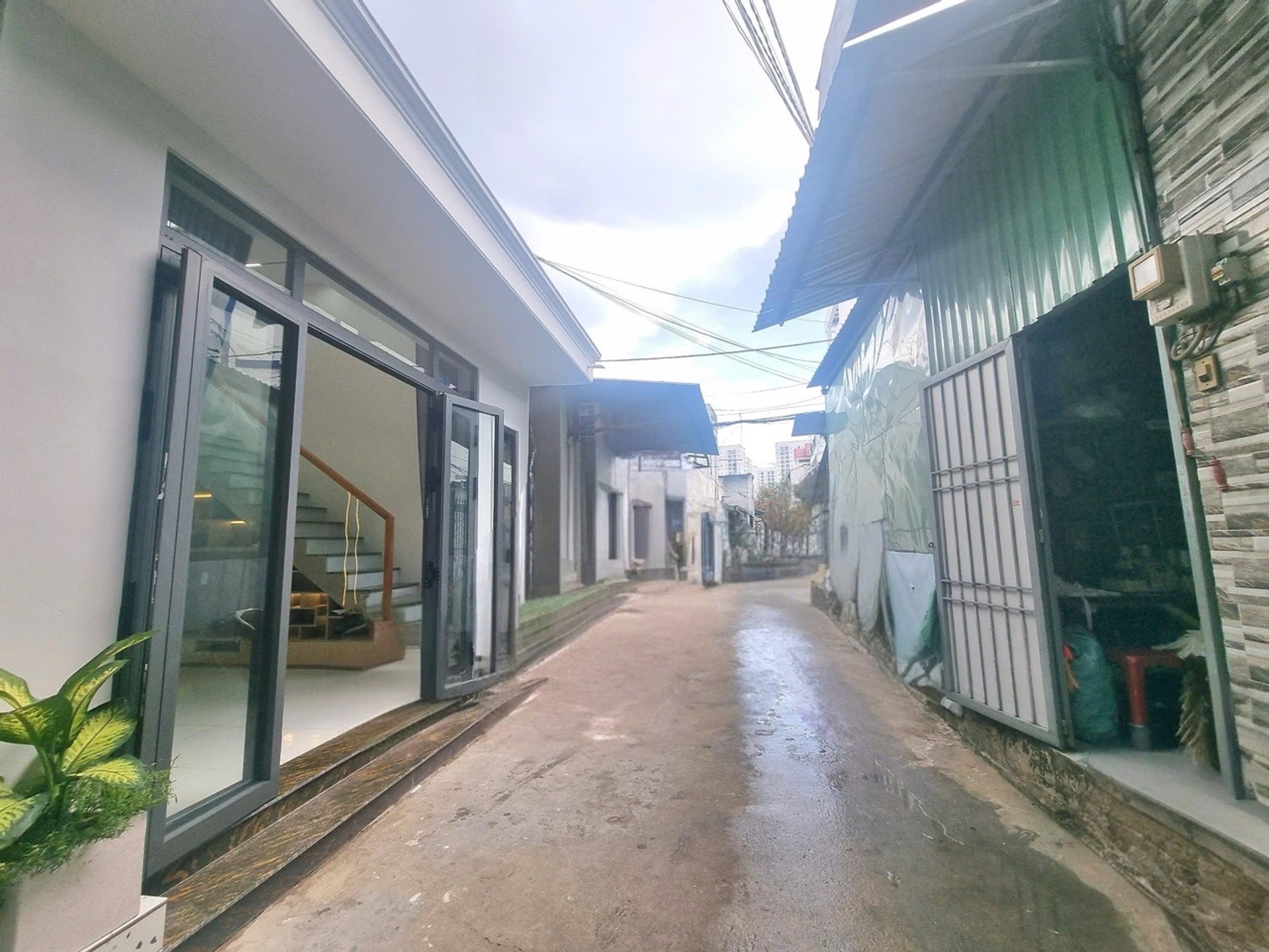 BÁN NHÀ HẺM XE HƠI PHAN VĂN HỚN QUẬN 12 – 45M² – 2 TẦNG – 2PN – GẦN CO.OPMART – CHỈ 4.2 TỶ