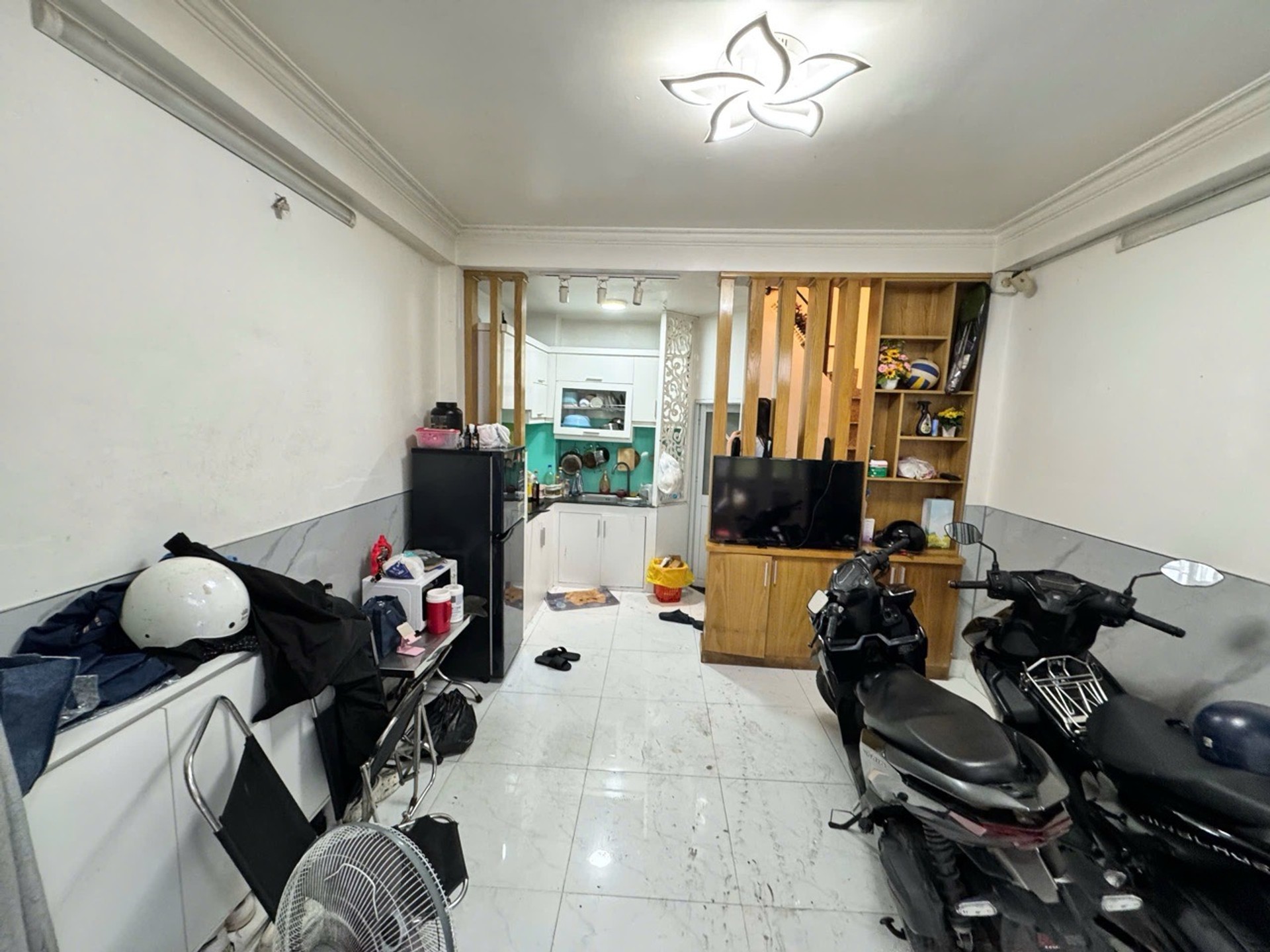 Nhà 4 Tầng Sát Mặt Tiền Quận 10 - Kinh Doanh Đỉnh