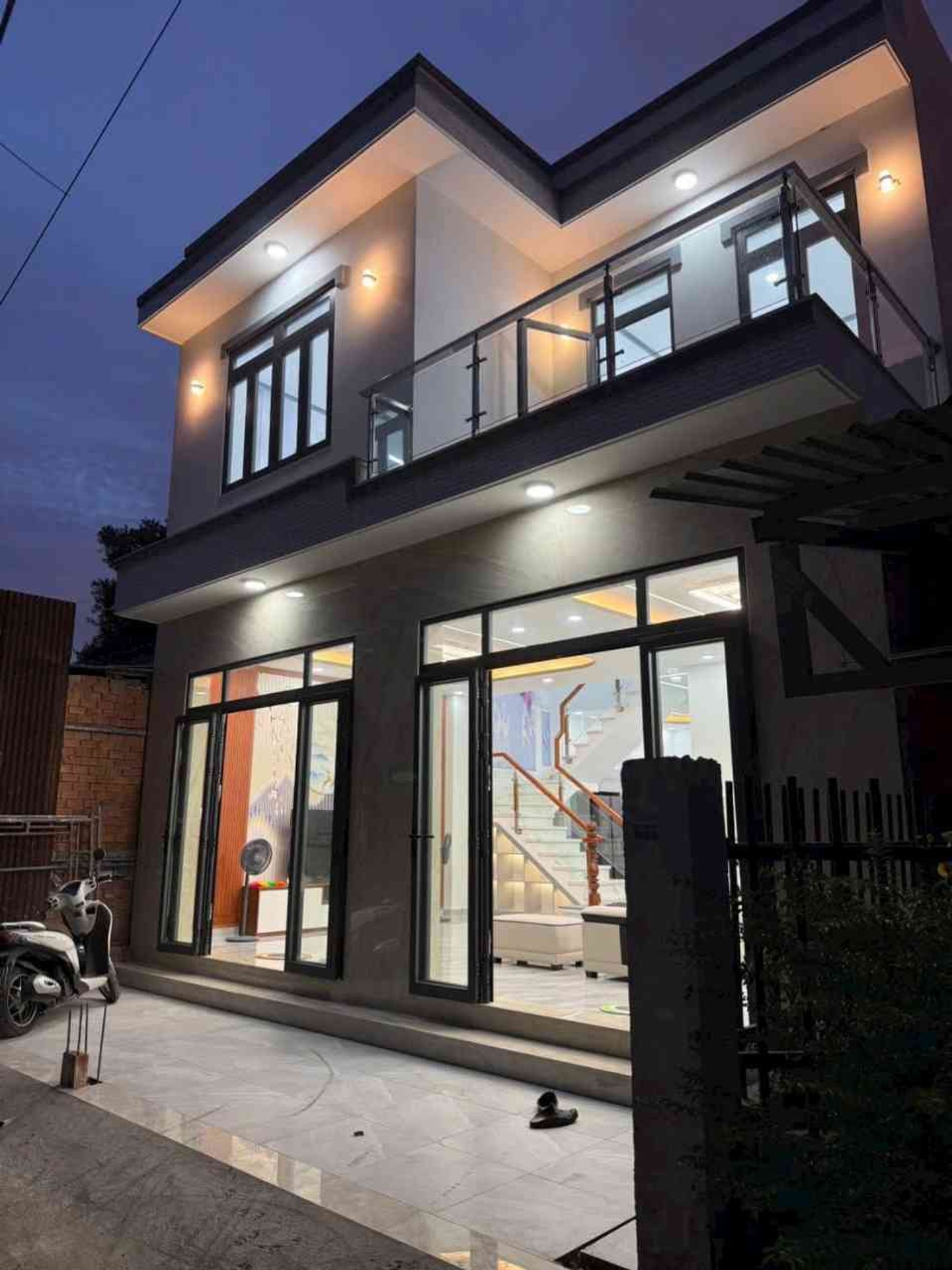 Nhà 2 Tầng Hóc Môn, Sân Ô Tô, Nội Thất Đẹp, Giá Hấp Dẫn